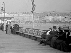 On-St-Leonards-Pier.-1904.